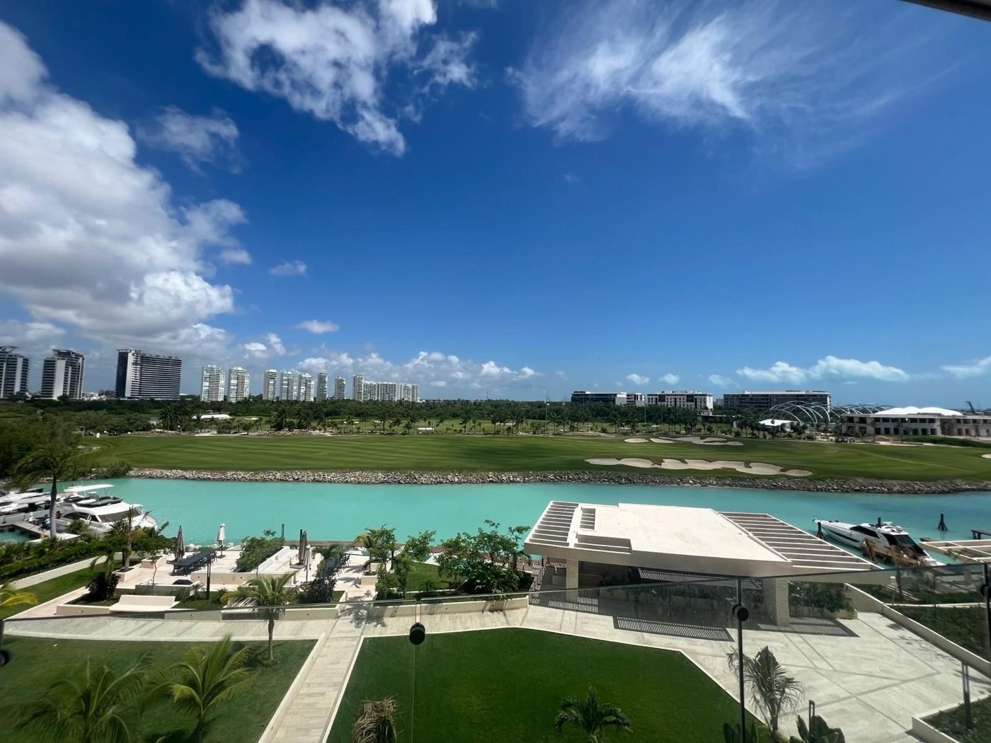 Departamento con vista al golf y al canal en LA VELA · PUERTO CANCÚN, Puerto Cancún